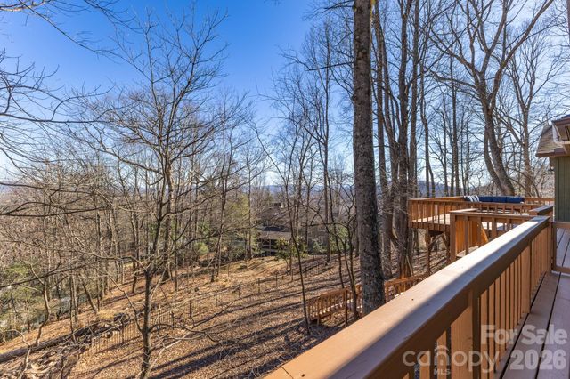 11 Poplar Drive, Mills River, NC 28759