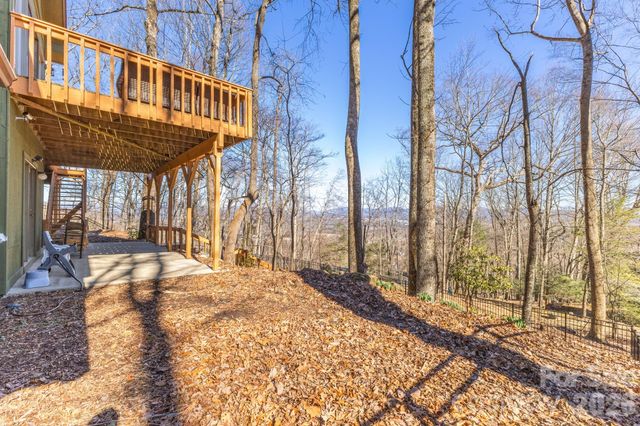 11 Poplar Drive, Mills River, NC 28759