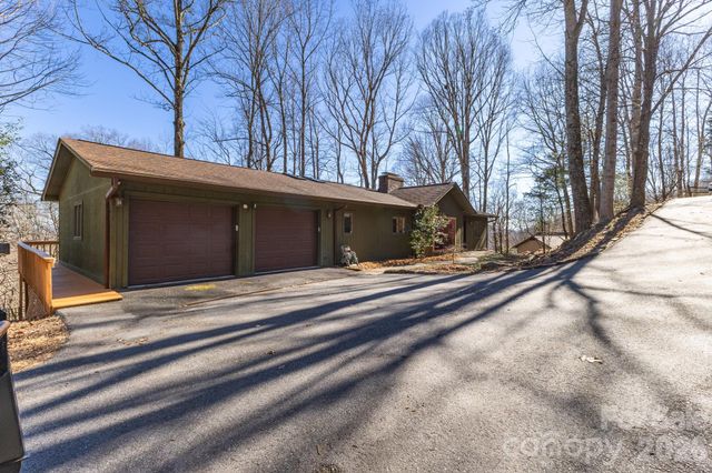 11 Poplar Drive, Mills River, NC 28759