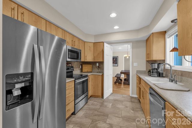 11 Poplar Drive, Mills River, NC 28759