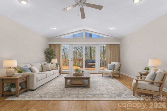 11 Poplar Drive, Mills River, NC 28759