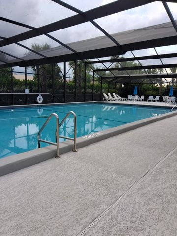 4693 E LUCERNE LAKES Boulevard E 202, Lake Worth, FL 33467