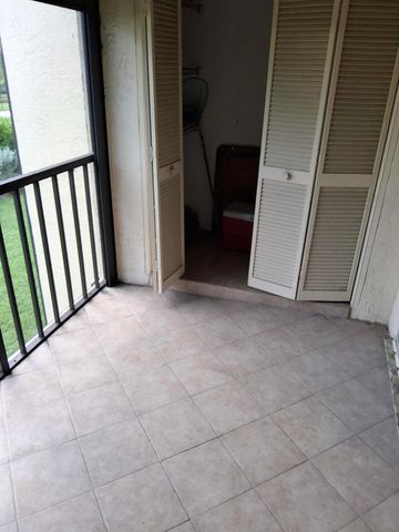4693 E LUCERNE LAKES Boulevard E 202, Lake Worth, FL 33467