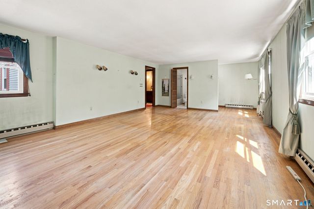 4 Apple Tree Lane, Farmington, CT 06032