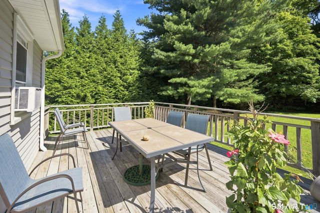 4 Apple Tree Lane, Farmington, CT 06032