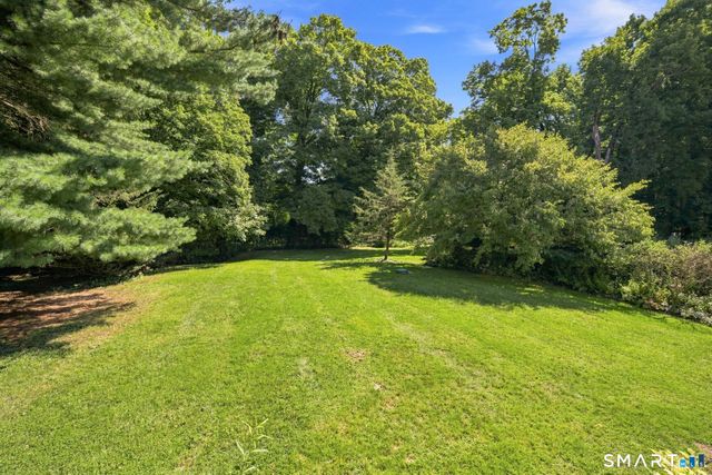 4 Apple Tree Lane, Farmington, CT 06032