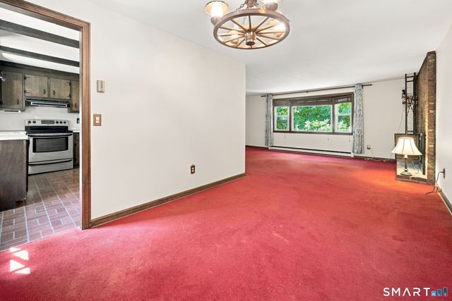 4 Apple Tree Lane, Farmington, CT 06032