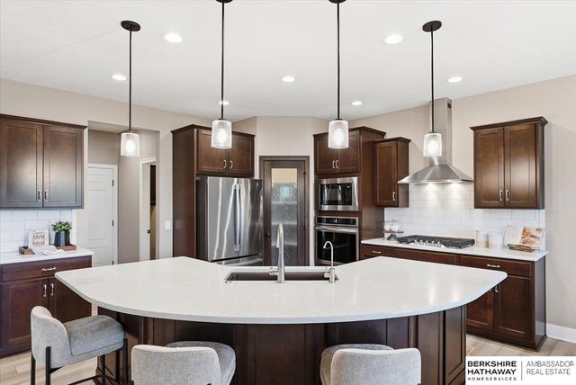 20878 Camelback Avenue, Gretna, NE 68028