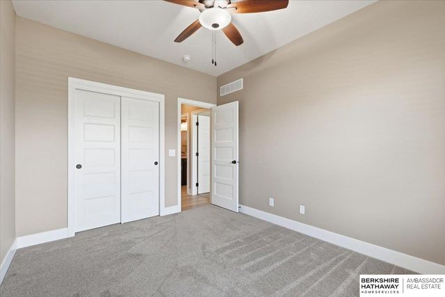 20878 Camelback Avenue, Gretna, NE 68028