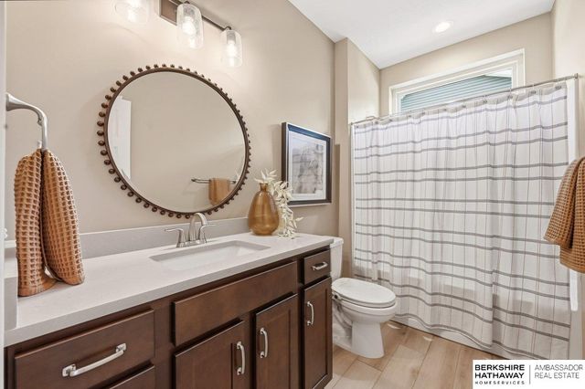 20878 Camelback Avenue, Gretna, NE 68028