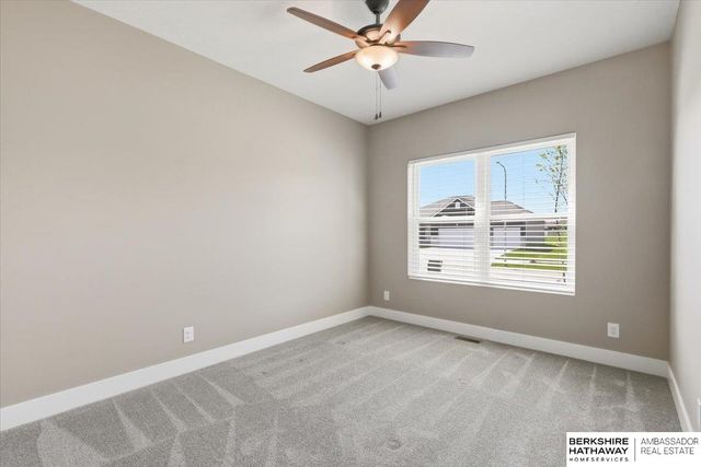 20878 Camelback Avenue, Gretna, NE 68028