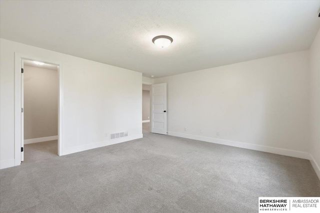 20878 Camelback Avenue, Gretna, NE 68028