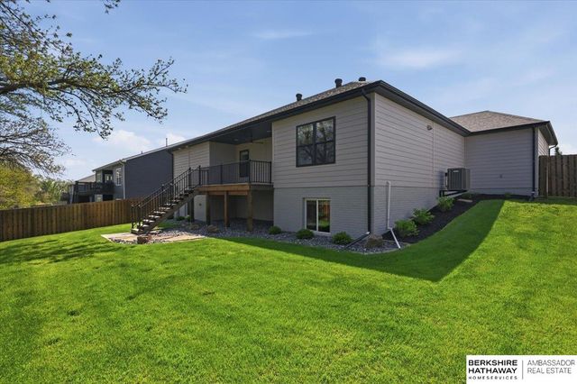 20878 Camelback Avenue, Gretna, NE 68028