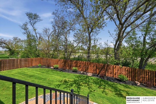 20878 Camelback Avenue, Gretna, NE 68028