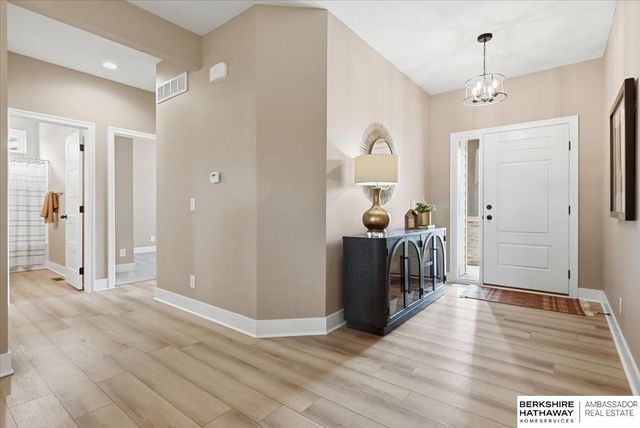 20878 Camelback Avenue, Gretna, NE 68028