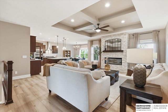 20878 Camelback Avenue, Gretna, NE 68028