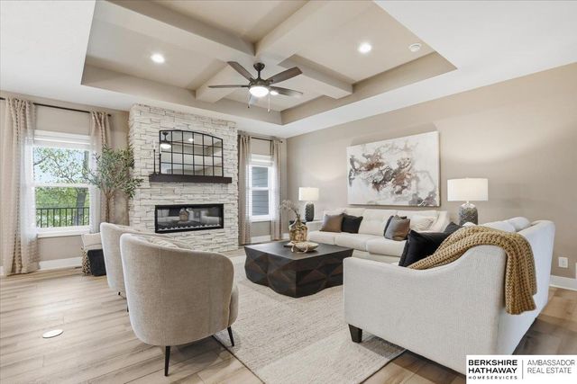 20878 Camelback Avenue, Gretna, NE 68028