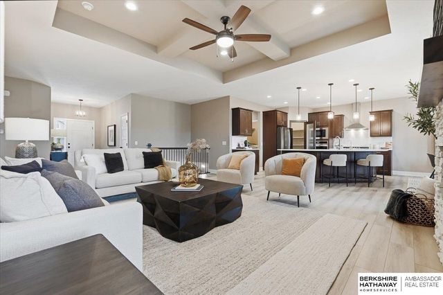 20878 Camelback Avenue, Gretna, NE 68028