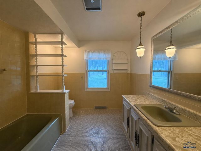 7223 EMERALD HEIGHTS RD, Black Hawk, SD 57718