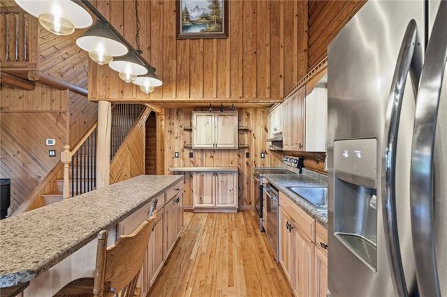 527 Little Creek Rd, Amwell, PA 15311