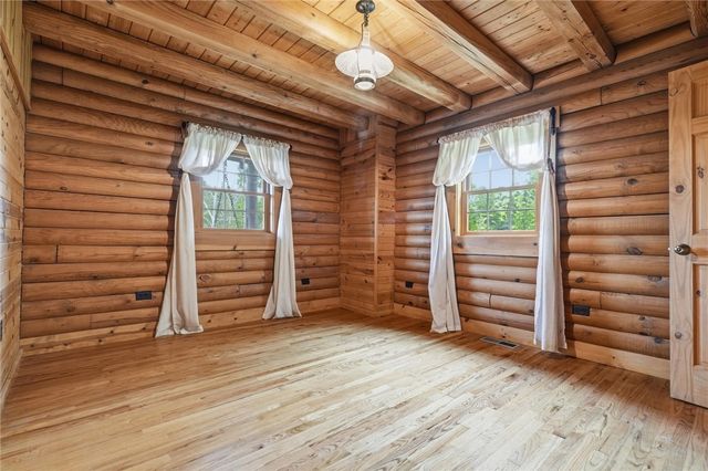 527 Little Creek Rd, Amwell, PA 15311