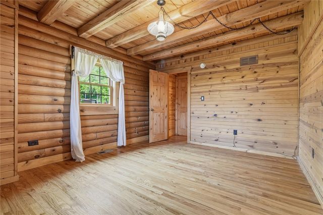 527 Little Creek Rd, Amwell, PA 15311