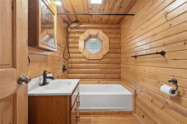 527 Little Creek Rd, Amwell, PA 15311