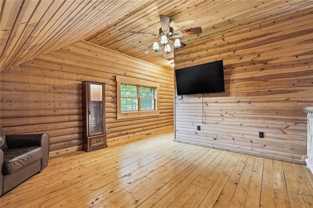 527 Little Creek Rd, Amwell, PA 15311