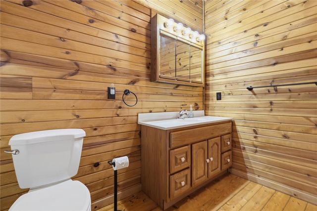527 Little Creek Rd, Amwell, PA 15311