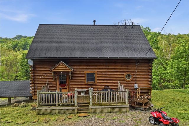 527 Little Creek Rd, Amwell, PA 15311