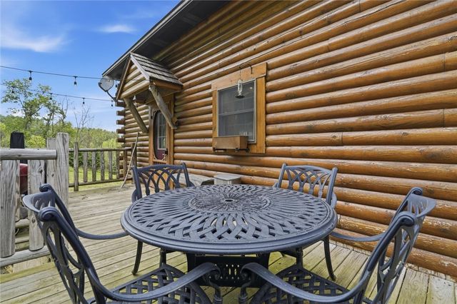 527 Little Creek Rd, Amwell, PA 15311