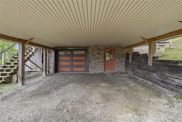 527 Little Creek Rd, Amwell, PA 15311