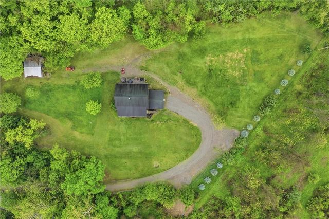 527 Little Creek Rd, Amwell, PA 15311