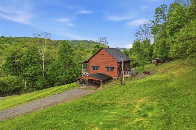 527 Little Creek Rd, Amwell, PA 15311