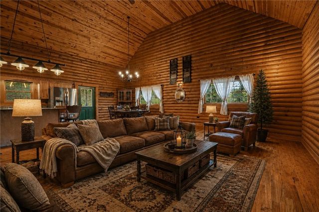 527 Little Creek Rd, Amwell, PA 15311