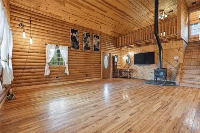 527 Little Creek Rd, Amwell, PA 15311