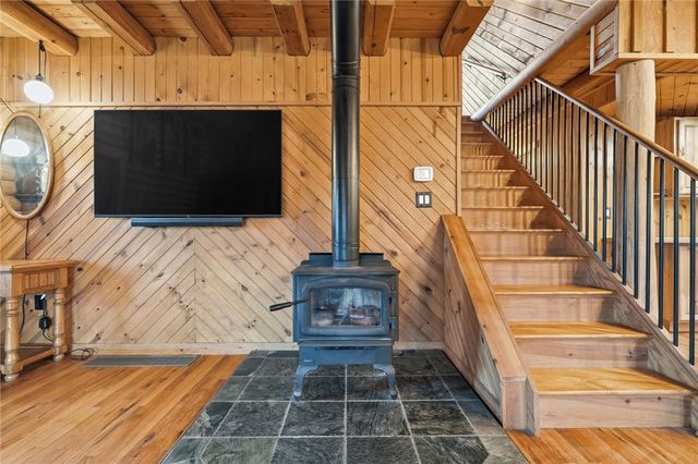 527 Little Creek Rd, Amwell, PA 15311