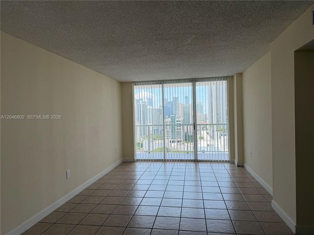 915 NW 1st Ave H2707, Miami, FL 33136