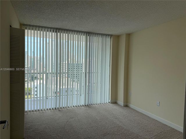 915 NW 1st Ave H2707, Miami, FL 33136