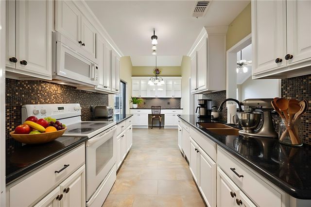 13882 Hollowgreen Drive 810, Houston, TX 77082