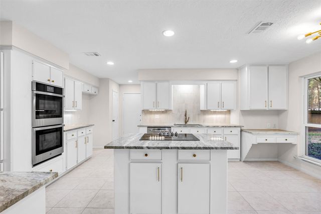 11407 Timberwild Street, The Woodlands, TX 77380