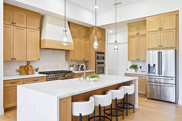 23796 Landon Evan Ln, Auburn, CA 95602