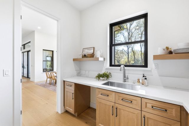 23796 Landon Evan Ln, Auburn, CA 95602