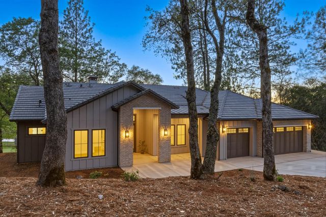 23796 Landon Evan Ln, Auburn, CA 95602