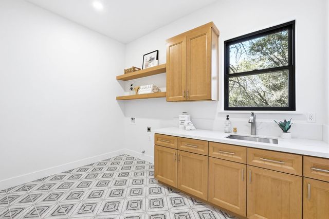23796 Landon Evan Ln, Auburn, CA 95602