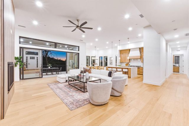 23796 Landon Evan Ln, Auburn, CA 95602