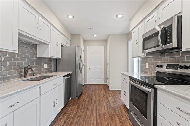 939 Fieldstone Court, Centerton, AR 72719