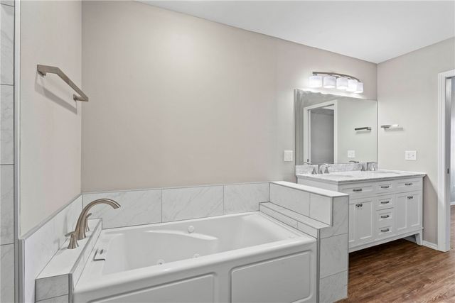 939 Fieldstone Court, Centerton, AR 72719