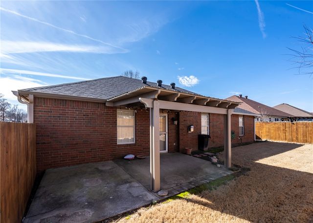 939 Fieldstone Court, Centerton, AR 72719