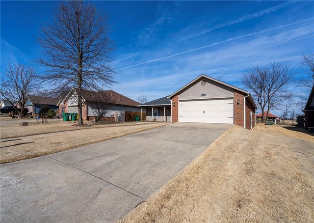 939 Fieldstone Court, Centerton, AR 72719